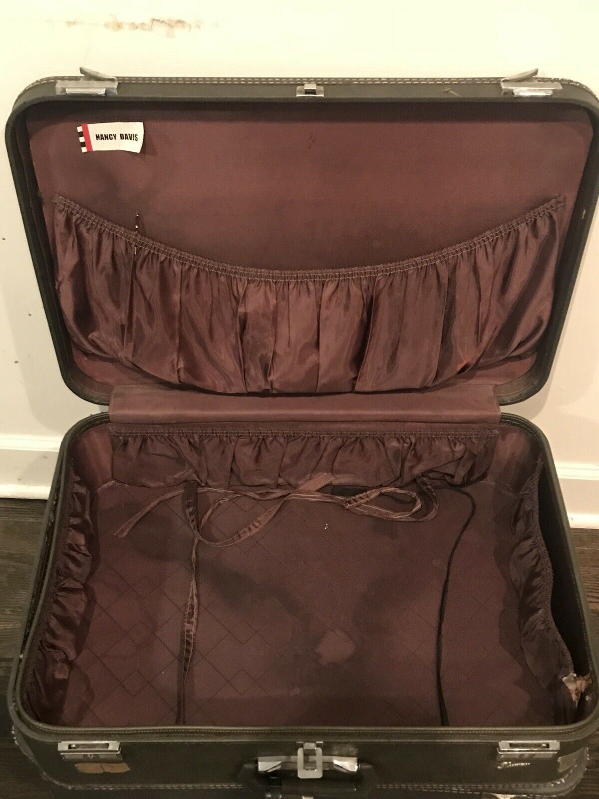 Lot of (2) Vtg Skyway Luggage Carry-On Suitcase Set - Retro Gray (NO Keys)