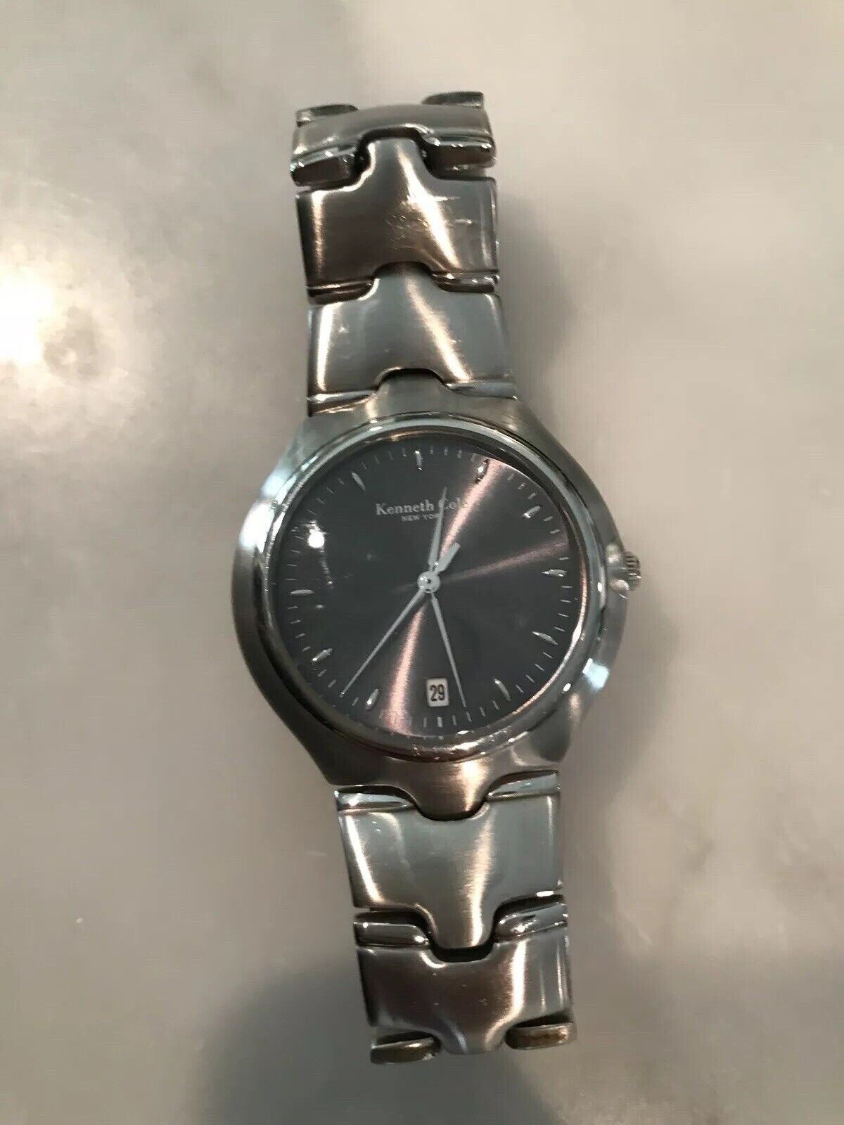 EEUC Kenneth Cole SS Watch - Date / Grey Face w/ Box/Papers & Extra Pins/Links