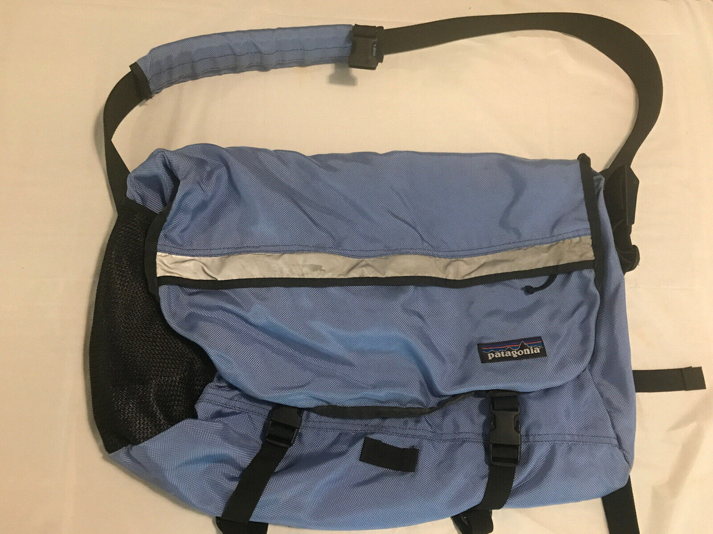 PATAGONIA Critical Mass Large Messenger/Laptop Bag - Midnight Blue (model 48275)