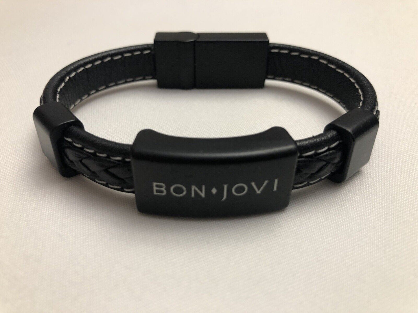 NIB NEW ~ Bon Jovi ~ This House Is Not For Sale Tour Live USB Wristband (2017)