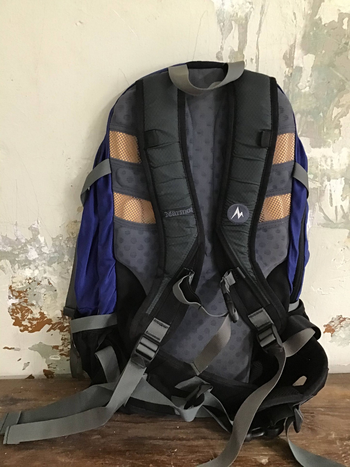 EUC Marmot Vapor 30 Backpack (Hiking/Trekking/Skiing)