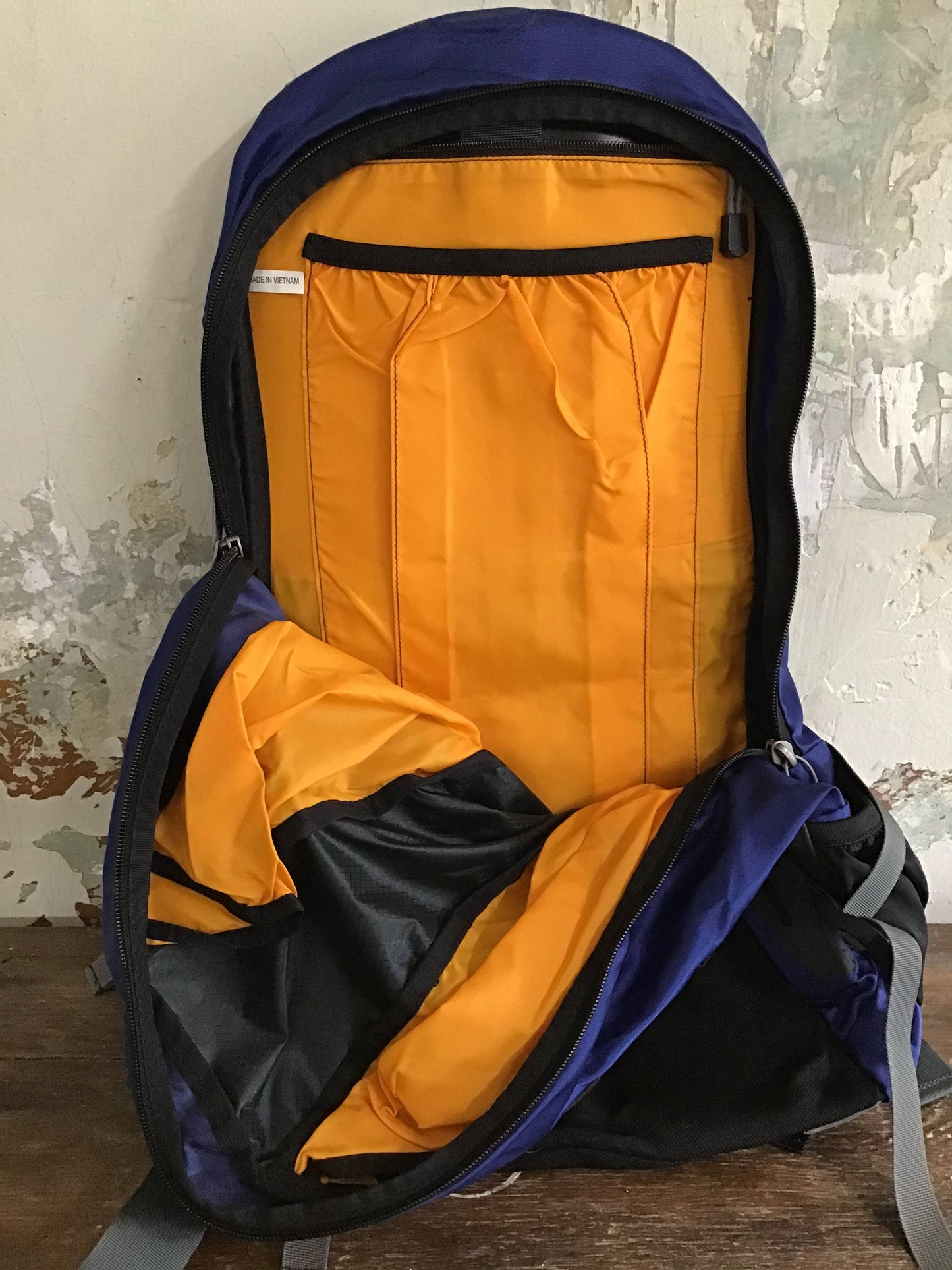 EUC Marmot Vapor 30 Backpack (Hiking/Trekking/Skiing)