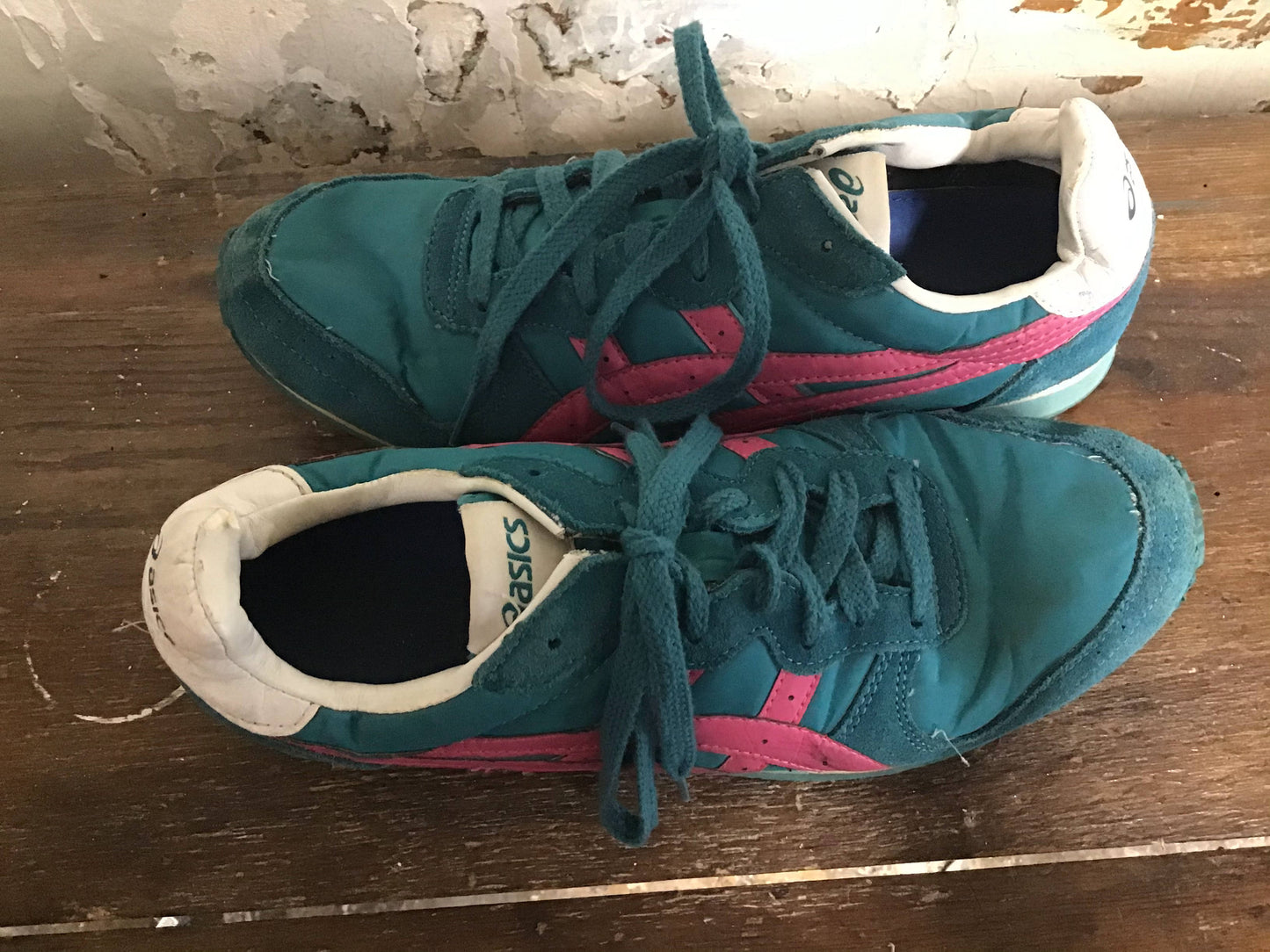 Vintage Asics Running Shoes